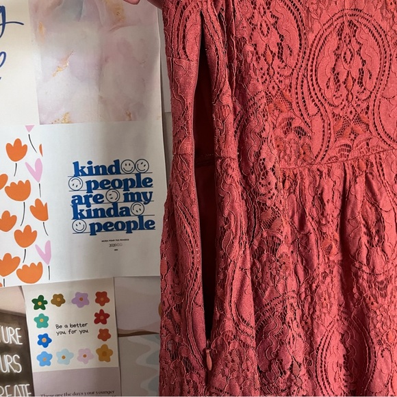 Molly Bracken - Lace midi Mock Neck Dress - Picture 5 of 5